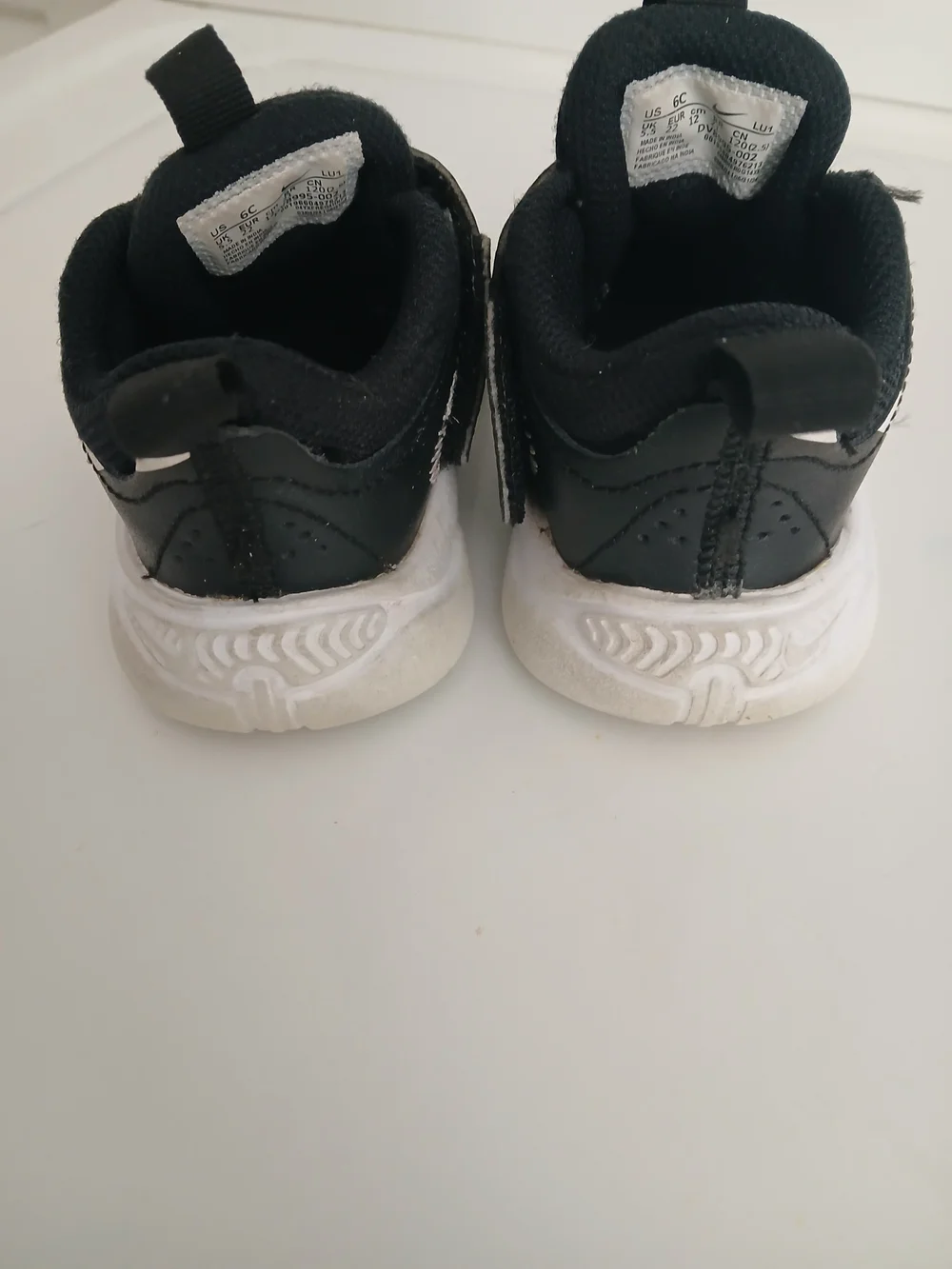 Nike Toddlers' Black & White Slip-On Athletic Shoes 6